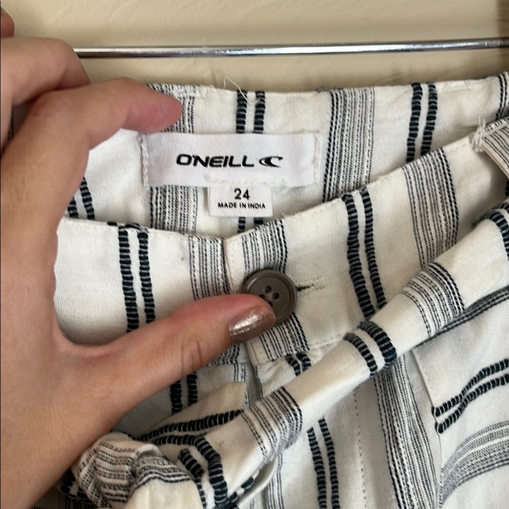 O'Neill Black and White Striped Pants - Picture 2 of 7